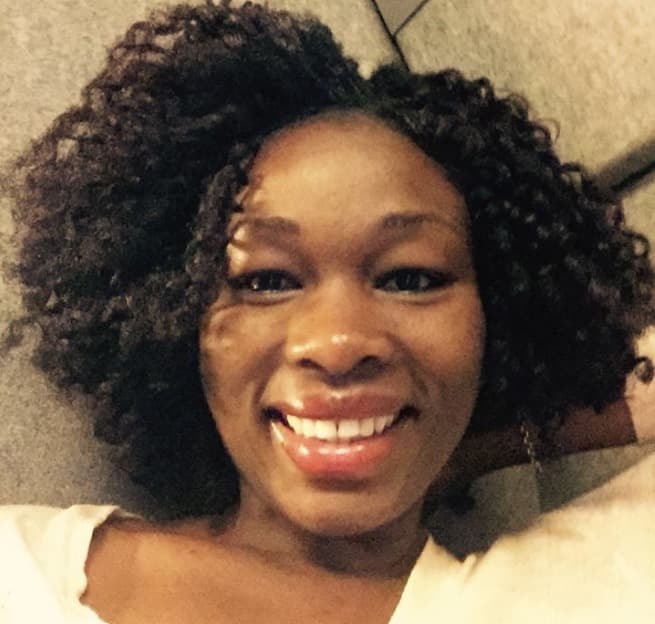 Mme TAWAMBA Stéphanie